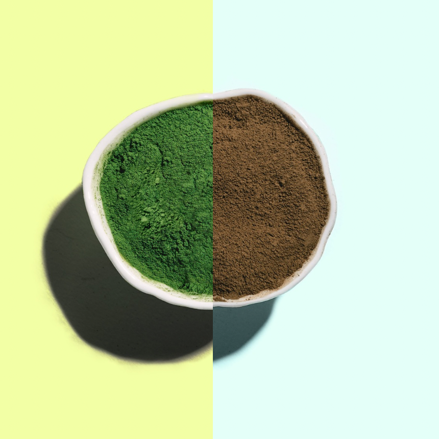 Matcha and Hojicha tea bundle powders side by side